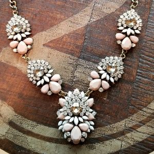 Statement necklace cream, pale pink, gold color